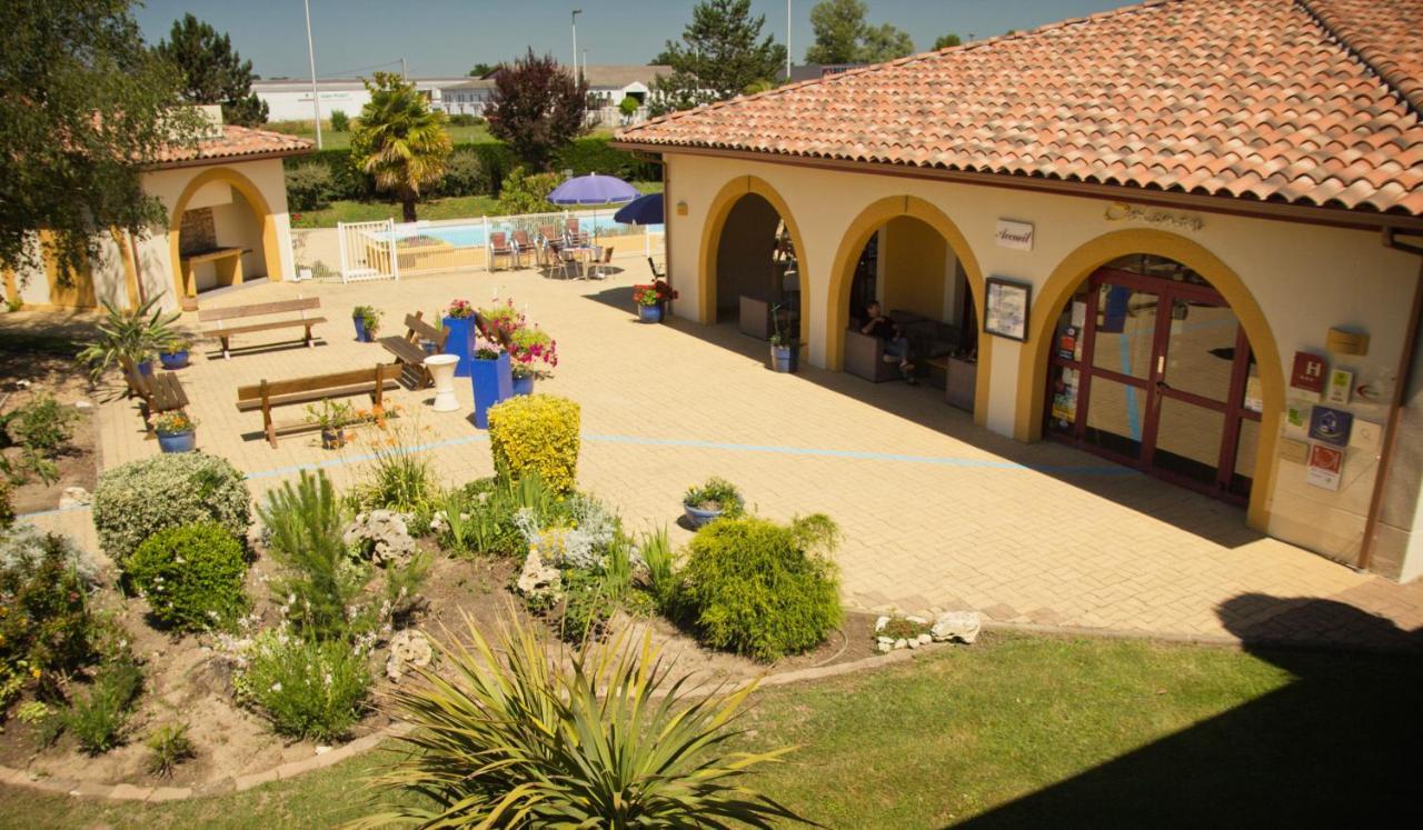 Hôtel Solenca Nogaro Exterior foto